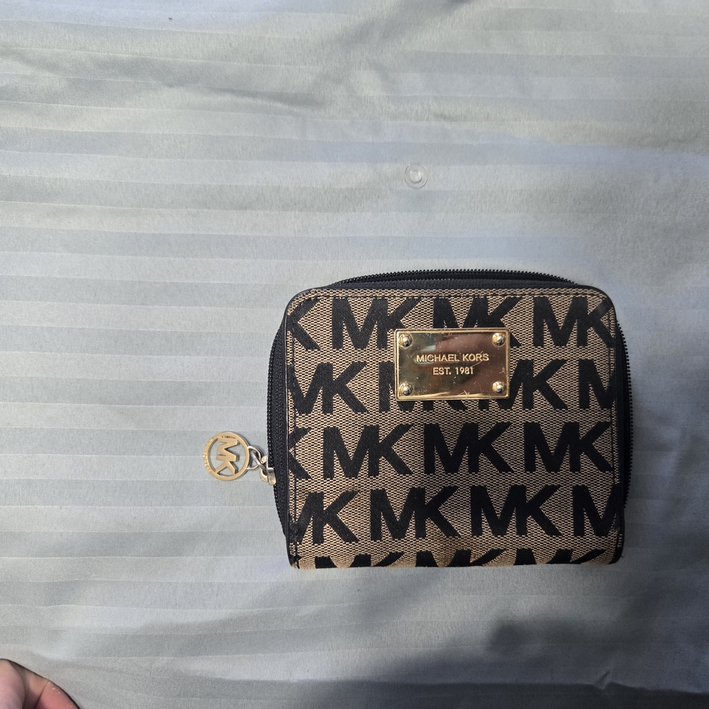 Michael Kors Tan and Black MK Logo Wallet - Picture 4 of 6